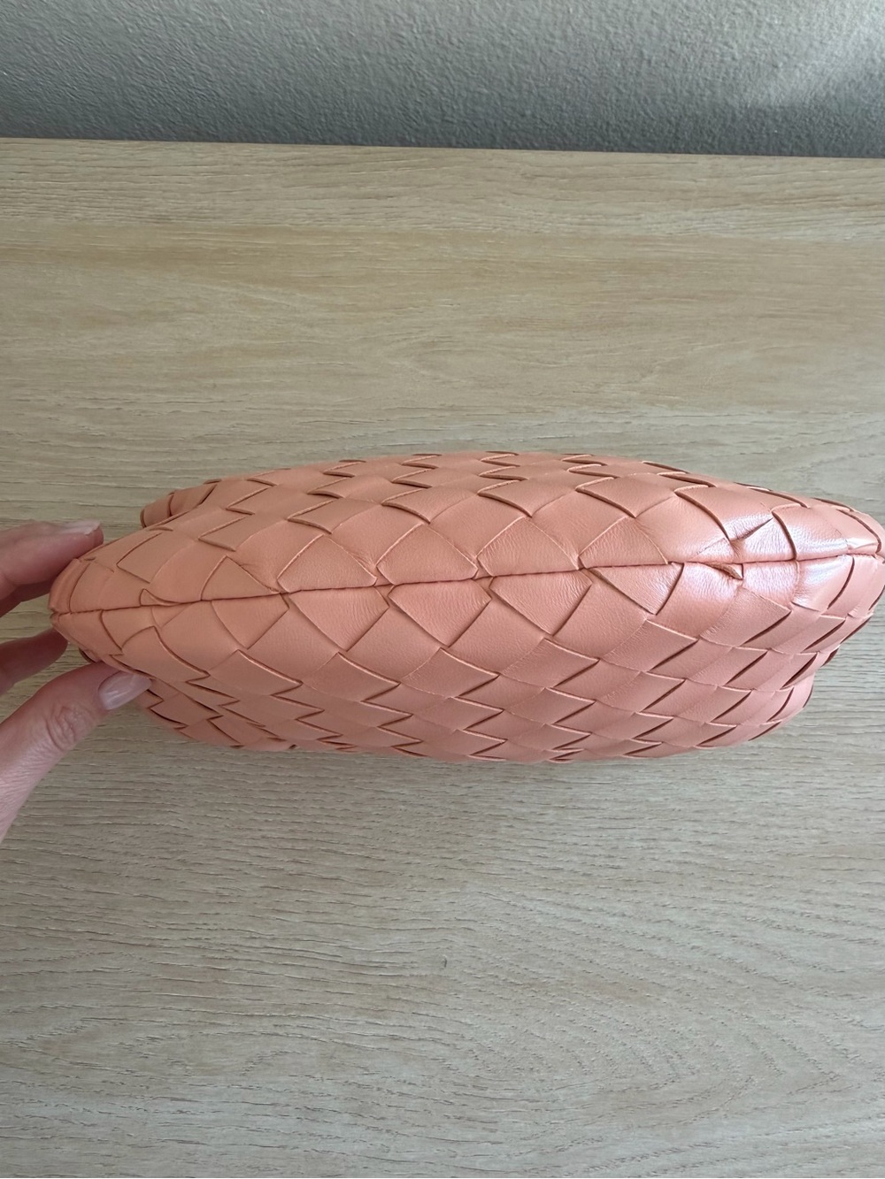 Bottega Veneta Mini Jodie in peachy pink - Picture 4 of 9